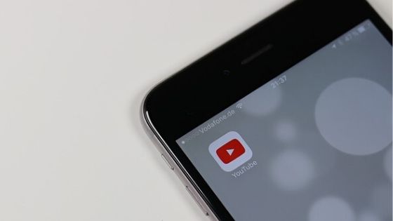 Play YouTube in background on iPhone