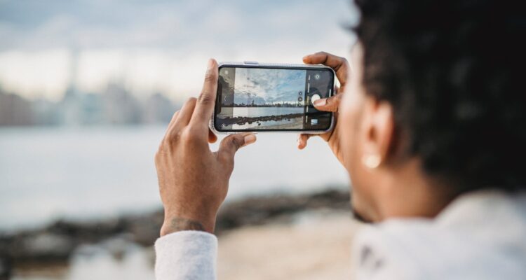 Shoot The Best Videos Just by Using Your Smartphone